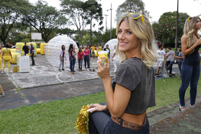 Giovanna Ewbank anima gincana em universidade do Paraná