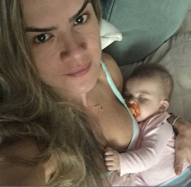  Mirella Santos se derrete toda pela filha em foto no Instagram