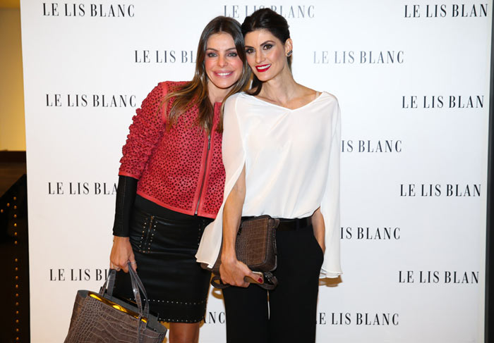 Daniella Cicarelli e Isabella Fiorentino posam juntas em evento de moda