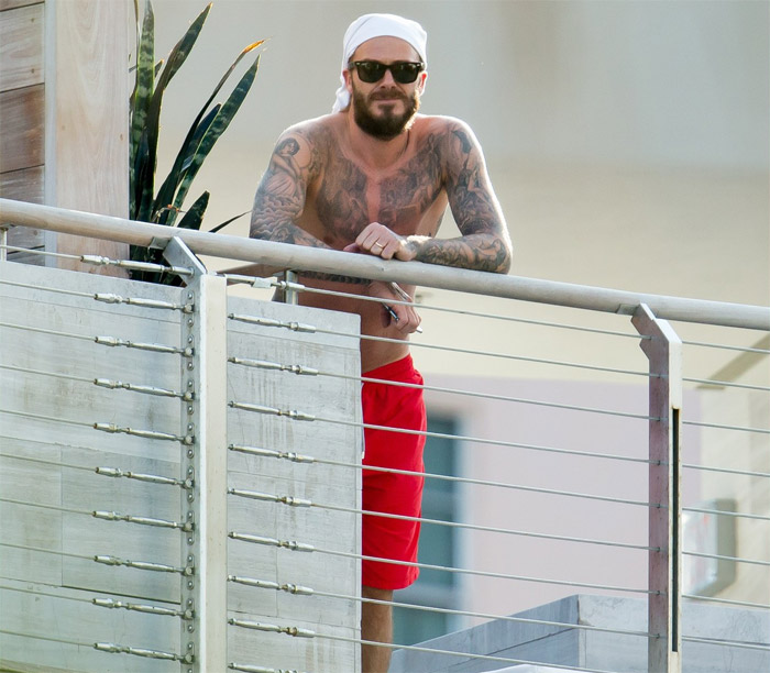 David Beckham leva mulherada à loucura ao ficar sem camisa