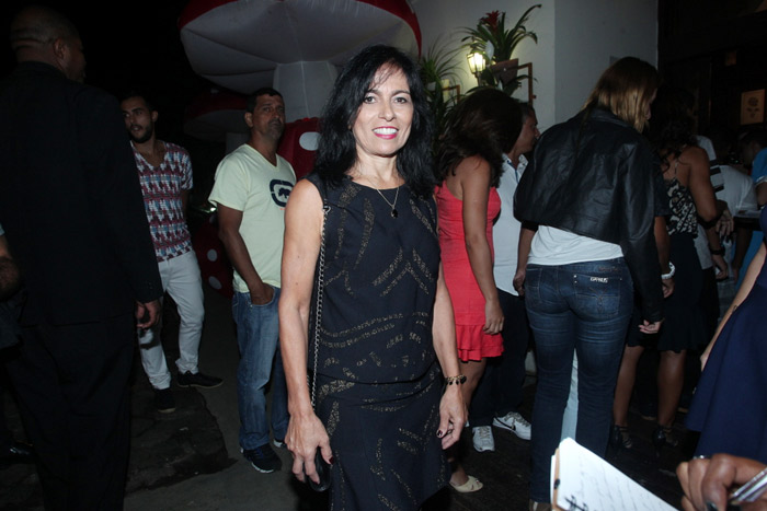 Anitta comemora aniversário com festa temática, no Rio de Janeiro