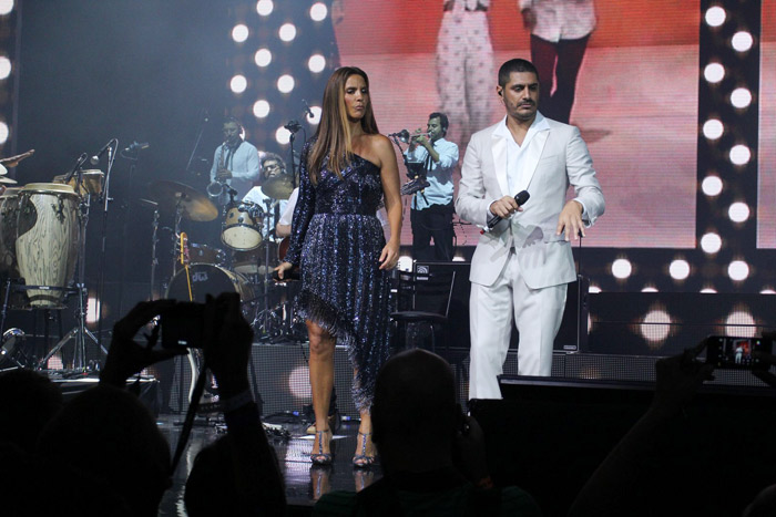 Ivete Sangalo e Criolo apresentam show para uma plateia de famosos