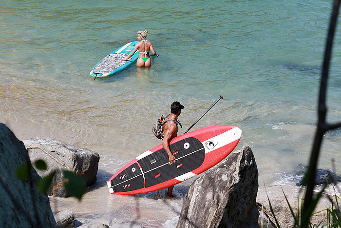 Aryane Steinkopf e Beto Malfacini praticam stand up paddle, no Rio