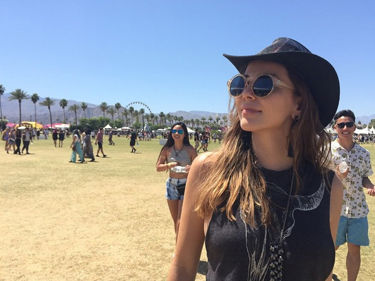 Tainá Müller chega toda estilosa ao segundo final de semana do Coachella  Festival