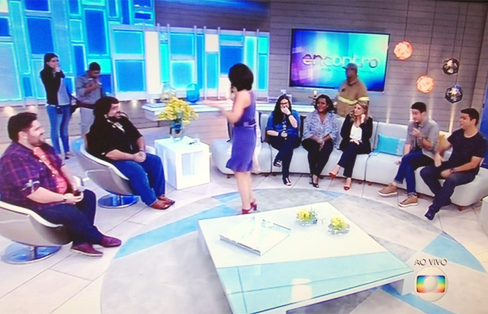 Lâmpada explode durante programa ao vivo do Encontro com Fátima Bernardes