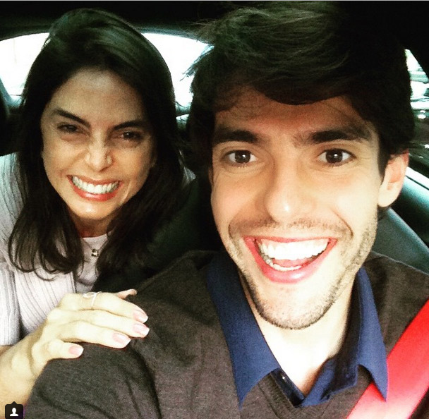 Kaká dá os parabéns a Rosângela Lyra pelo Dia da Sogra