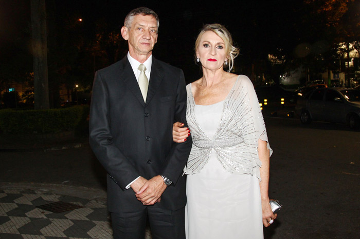 Lucão, do Vôlei, se casa com a presença de vários famosos em São Paulo