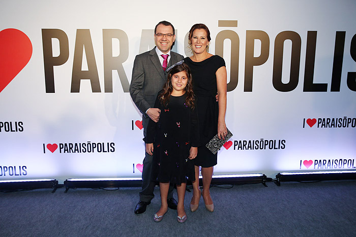 Bruna Marquezine e Tatá Werneck brilham na festa de I Love Paraisópolis