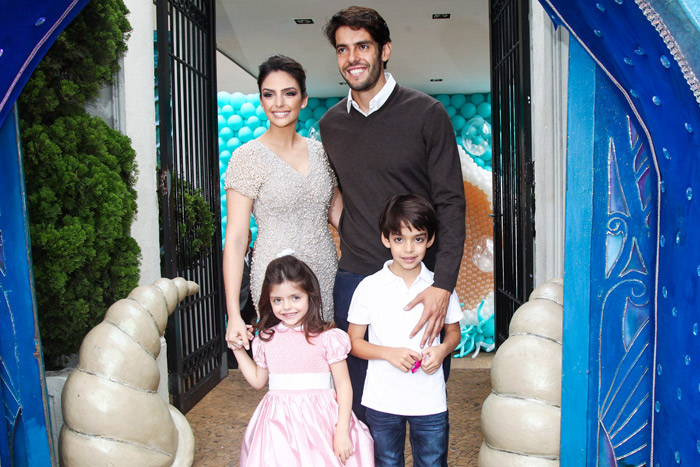 Kaká e Carol Celico esbanjam alegria para comemorar aniversário da filha caçula