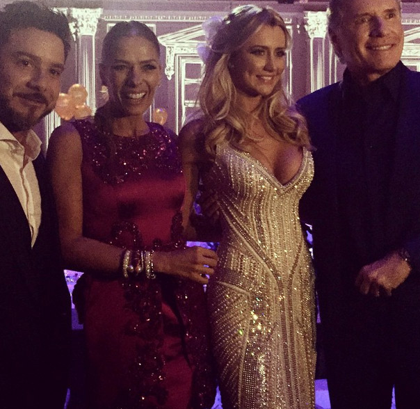 Adriane Galisteu felicita o ex Roberto Justus pelo casamento com Ana Paula Siebert