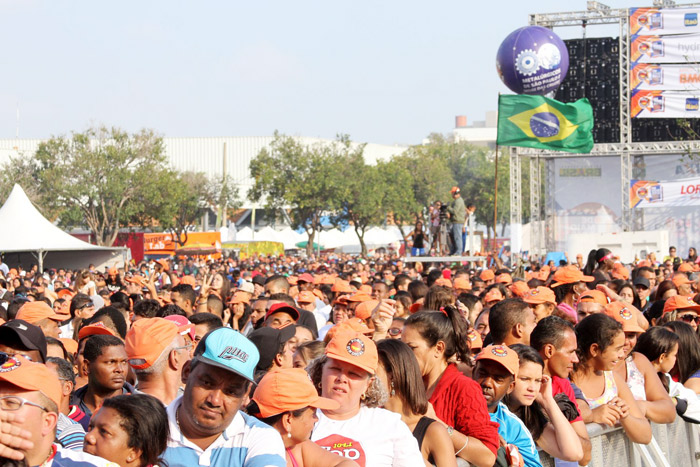  MC Ludmilla e mais cantores animam o 1º de maio em São Paulo 