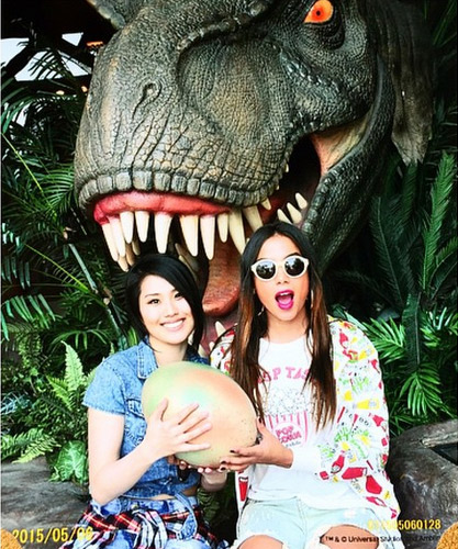 Anitta se diverte no Universal Studio, no Japão