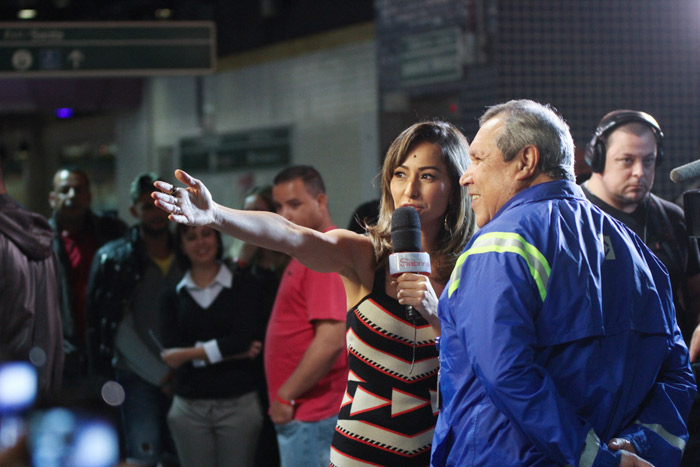 Sabrina Sato causa o maior alvoroço em estação de metrô. Saiba por que!