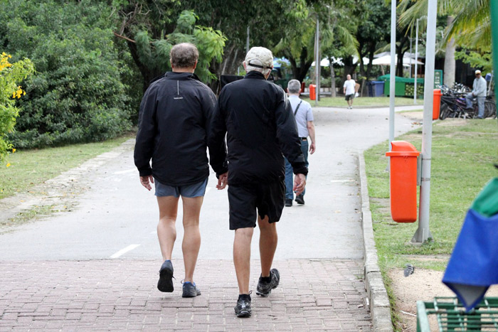  Ney Latorraca se exercita na Lagoa Rodrigo de Freitas, no Rio