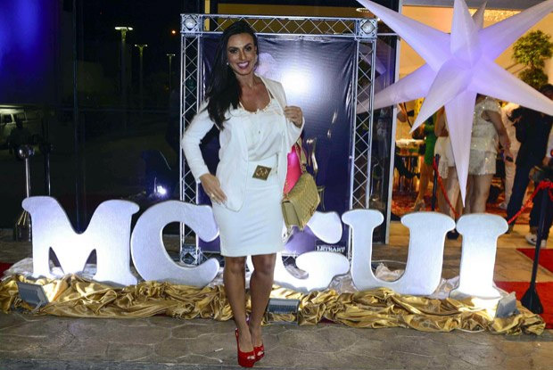 Nicole Bahls no aniversário de MC Gui