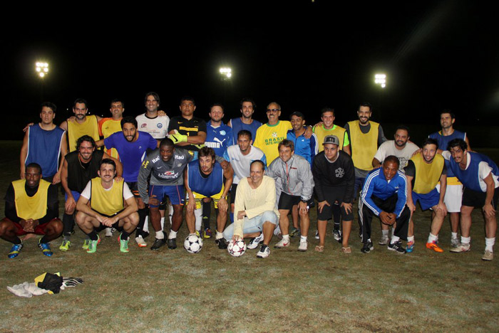 Heitor Martinez, Daniel Erthal e famosos batem bola no Rio