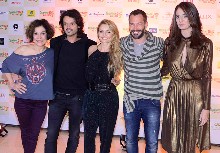 E o elenco da trama também posou junto. Stella Miranda, Álamo Facó, Rita Guedes, Malvino Salvador chegaram juntos! 