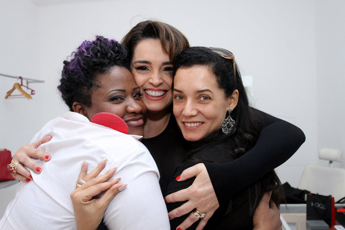 Mônica Carvalho, Suzy Rêgo e famosas posam em sessão juntas