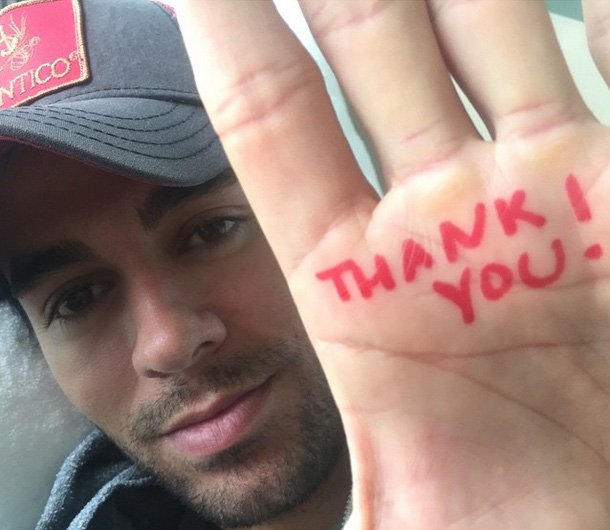 Enrique Iglesias agradece o carinho dos fãs 