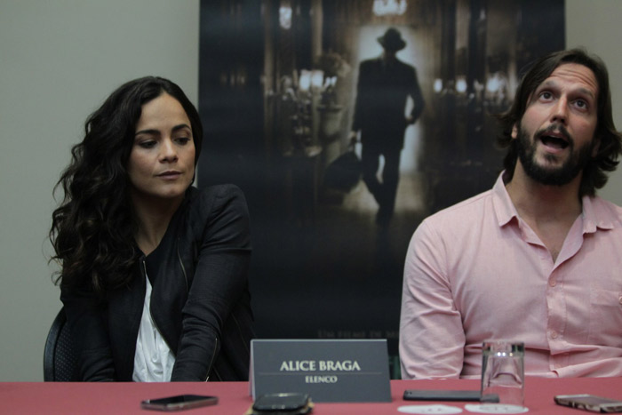 Vladimir Brichta e Alice Braga apresentam seu novo filme