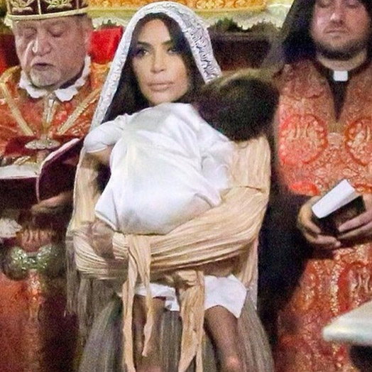 Kim Kardashian mostra detalhes do batizado de North West