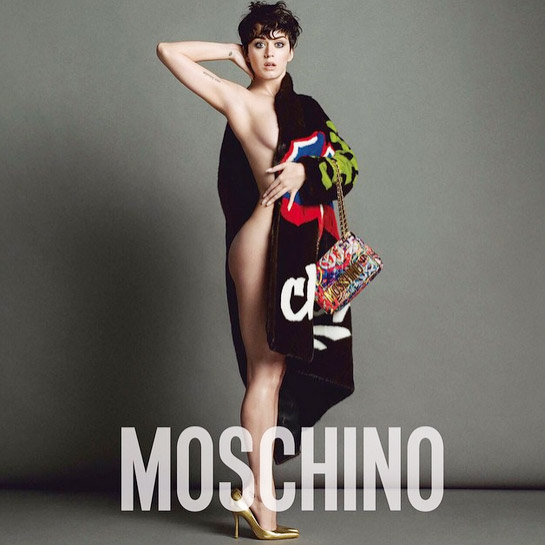 Katy Perry posa nua em campanha da Moschino