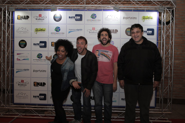 Elenco do The Noite estreia peça em São Paulo 
