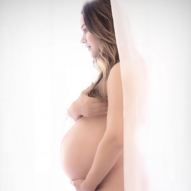 Fernanda Machado mostra foto nua antes de dar à luz