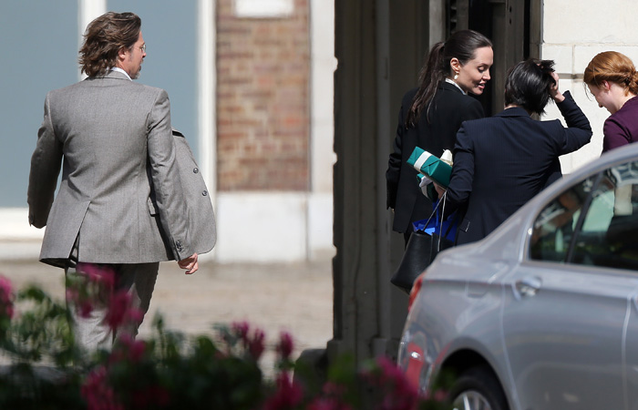Angelina Jolie e Brad Pitt encontram príncipe William e Kate