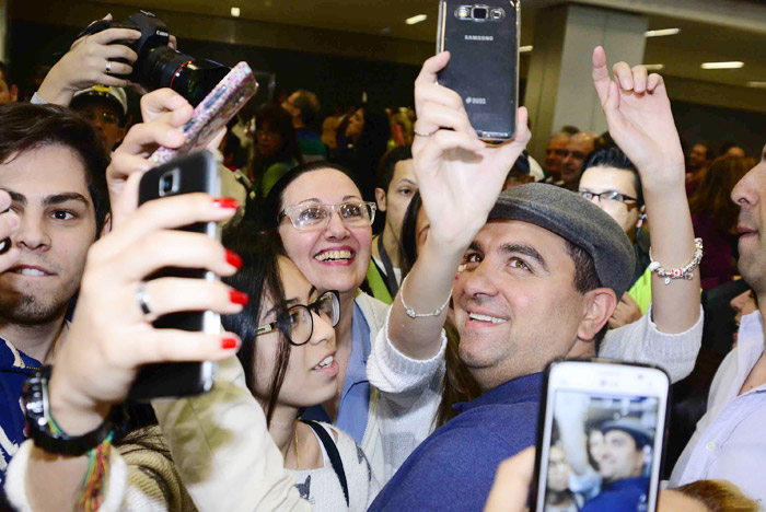 Buddy Valastro, o Cake Boss, causa tumulto ao chegar em SP