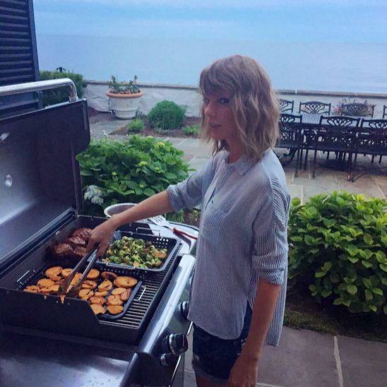 Calvin Harris posta foto de Taylor Swift cozinhando na web