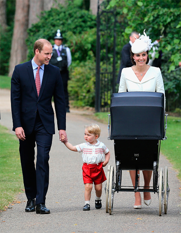 Príncipe William e Kate Middleton batizam princesa Charlotte