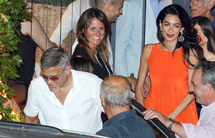 George Clooney e Amal têm jantar romântico na Itália