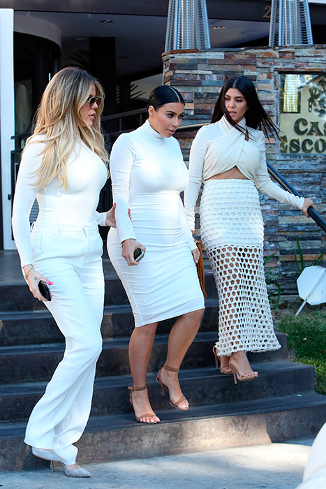 Barriguinha de grávida da Kim Kardashian começa a aparecer