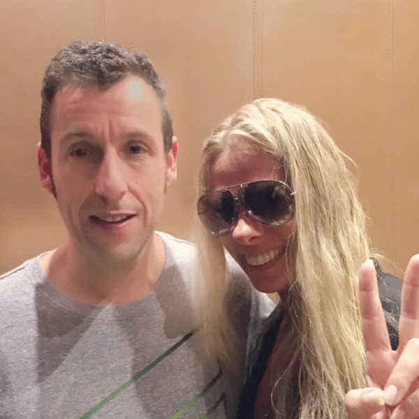 Adriane Galisteu tieta Adam Sandler em Nova York