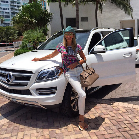 Ticiane Pinheiro aluga carro de luxo em Miami 