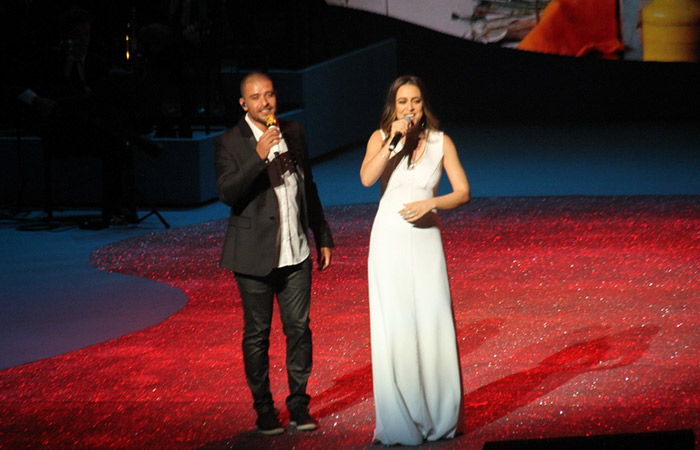 Diogo Nogueira e Roberta Sá cantam em festa dos Jogos Olímpicos