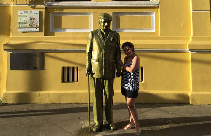 Claudia Rodrigues aproveita final de férias em Ilhéus, Bahia