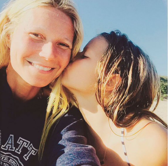 Gwyneth Paltrow posta foto ‘ao natural’ ao lado da filha