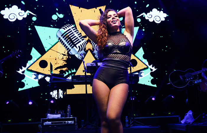 Após o Criança Esperança, Anitta correu para São Paulo para cumprir sua agenda de shows