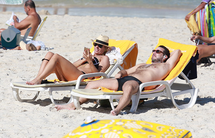 O casal esteve na praia da Barra da Tijuca, no Rio de Janeiro