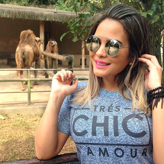  Geisy Arruda se diverte no zoológico de São Paulo