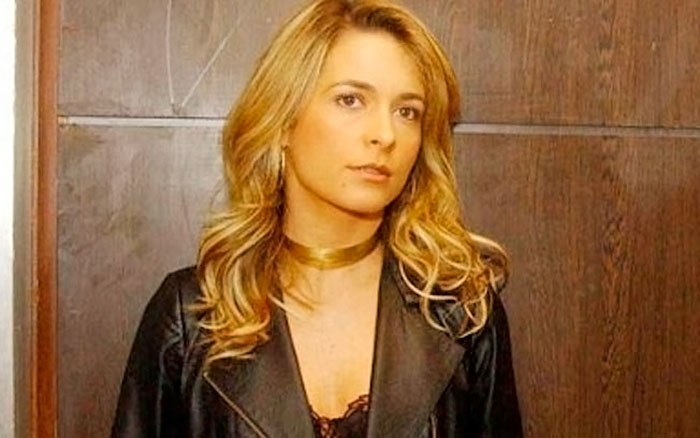 Laura (Celebridade- 2003) vivida por Cláudia Abreu, protagonizou uma das melhores cenas de tapas com Malu Mader, que interpretada Maria Clara Diniz. 