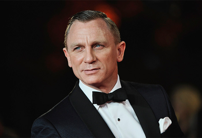 “Há uma grande tristeza em James Bond. Ele tem belas mulheres, mas logo elas se vão. É triste (...) Espero que o novo Bond não seja tão sexista e misógino como os anteriores, já que o mundo mudou, Daniel Craig ao jornal Daily Mail