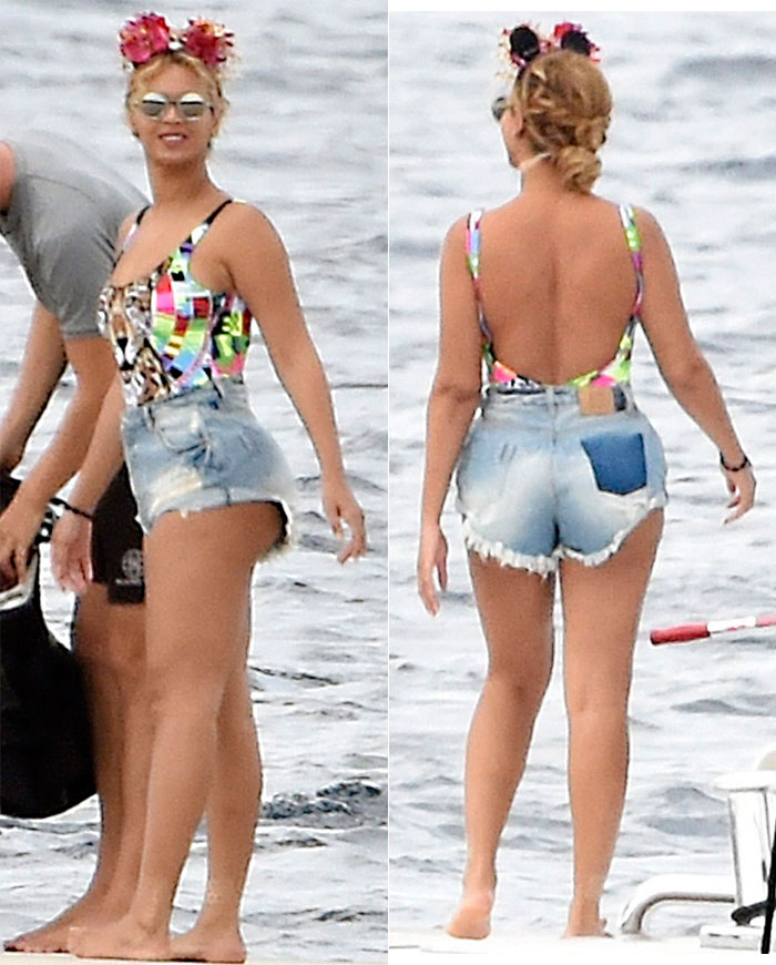 Beyoncé deixa parte do bumbum à mostra com microshort jeans