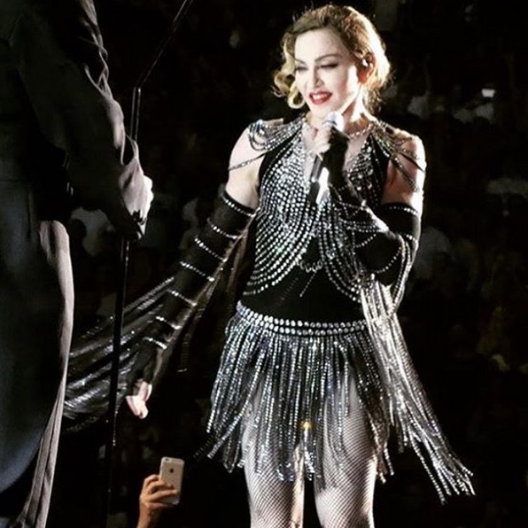 Madonna agita Nova York e mostra fotos de show na web