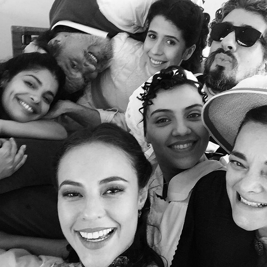 Paolla Oliveira grava com elenco de Além do Tempo 