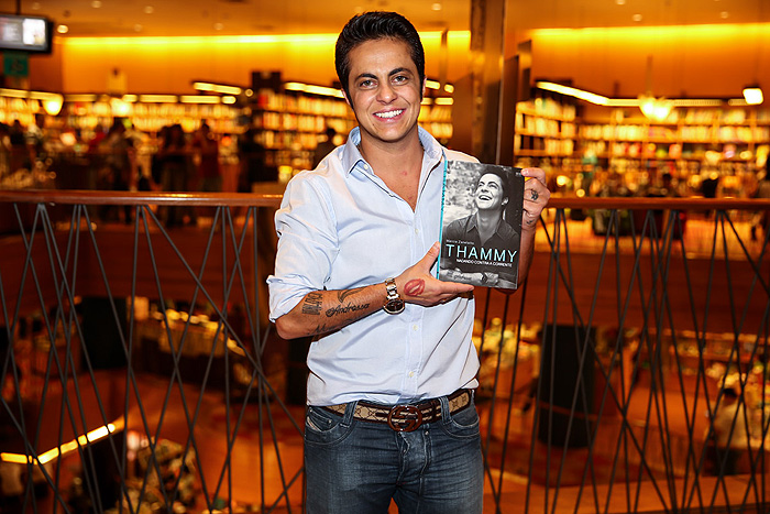 Thammy Miranda lança seu livro em São Paulo