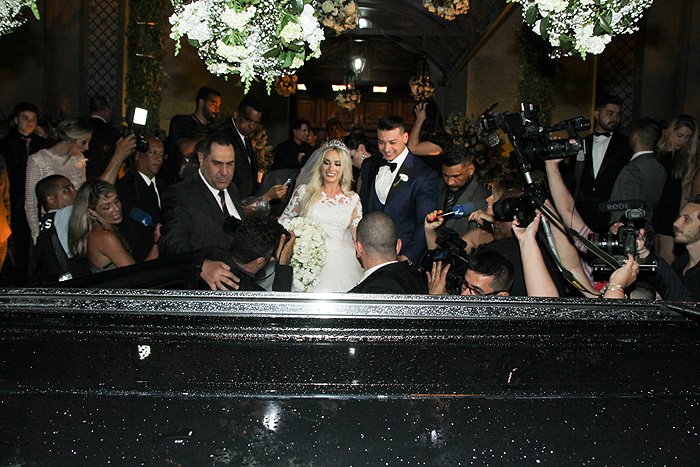 Juju Salimeni e Felipe Franco se casam em São Paulo