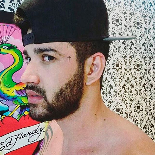  Gusttavo Lima exibe nova tatuagem no Instagram